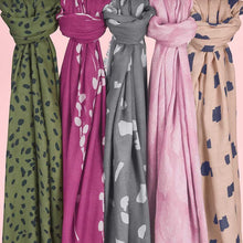 Load image into Gallery viewer, KATIE LOXTON | SENTIMENT SCARF | LOVE LOVE LOVE | WHITE AND DUSTY PINK