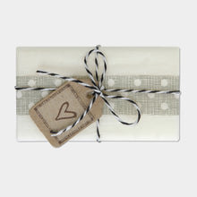 Load image into Gallery viewer, EAST OF INDIA STRING TIED SOAP WITH HEART GIFT TAG GIFT

