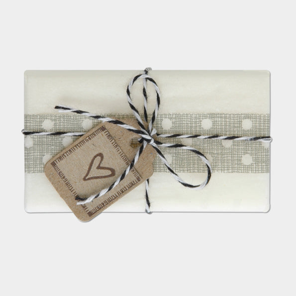 EAST OF INDIA STRING TIED SOAP WITH HEART GIFT TAG GIFT